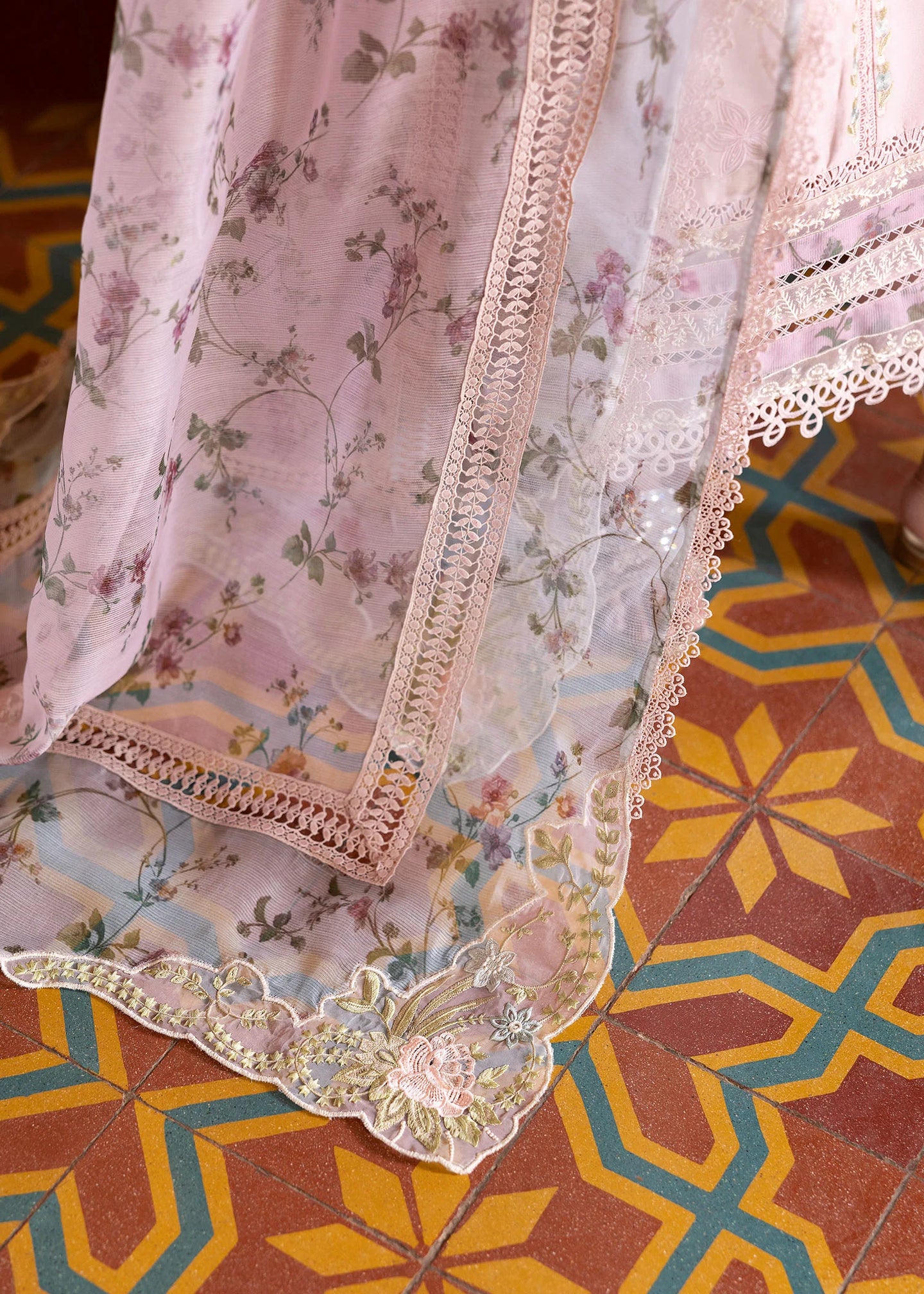 CRIMSON BLOOM LAWN 25 CHLOE 3-A